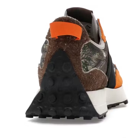 🚨 New in Box New Balance 327 collab with ATMOS and RealTree…….extremely rare! - Picture 3 of 4